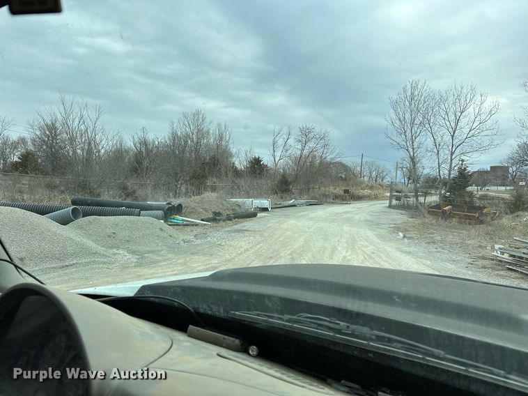 image for item OM9846 2009 International  7500 dump truck