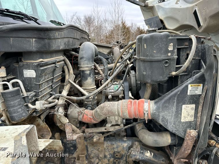 image for item OM9846 2009 International  7500 dump truck