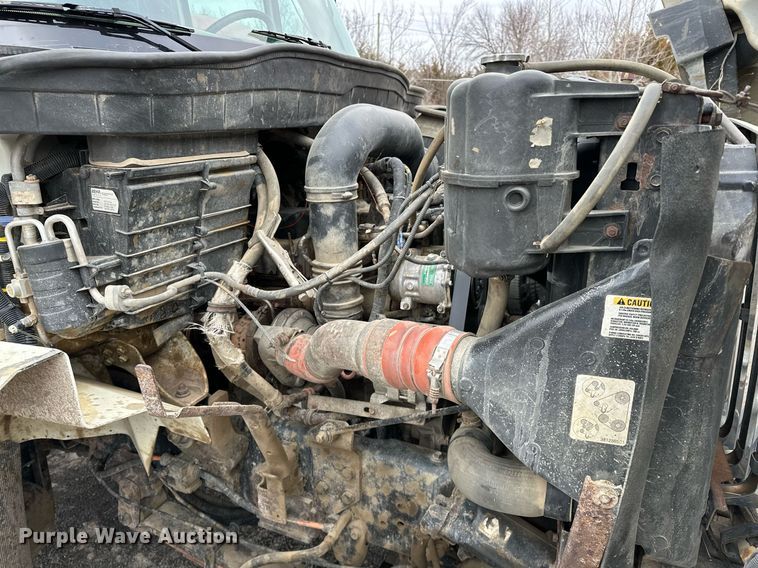 image for item OM9846 2009 International  7500 dump truck