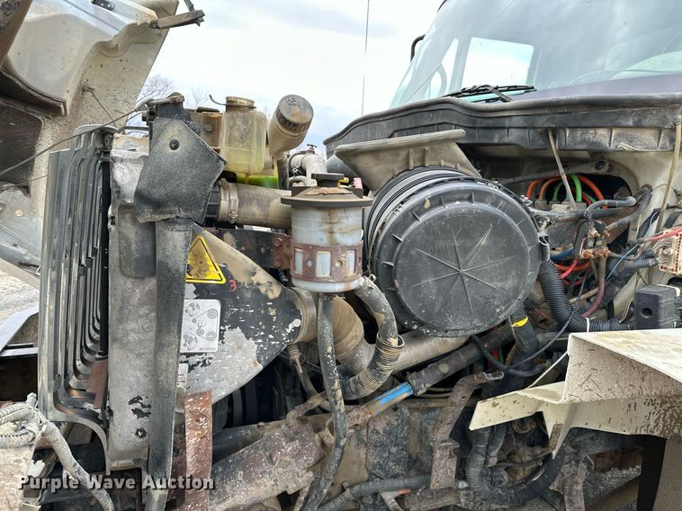 image for item OM9846 2009 International  7500 dump truck