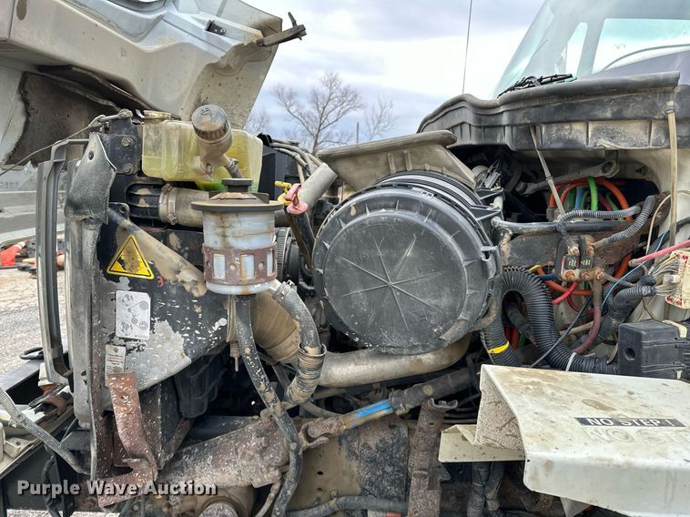 image for item OM9846 2009 International  7500 dump truck