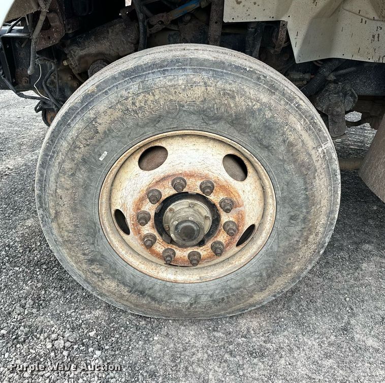 image for item OM9846 2009 International  7500 dump truck