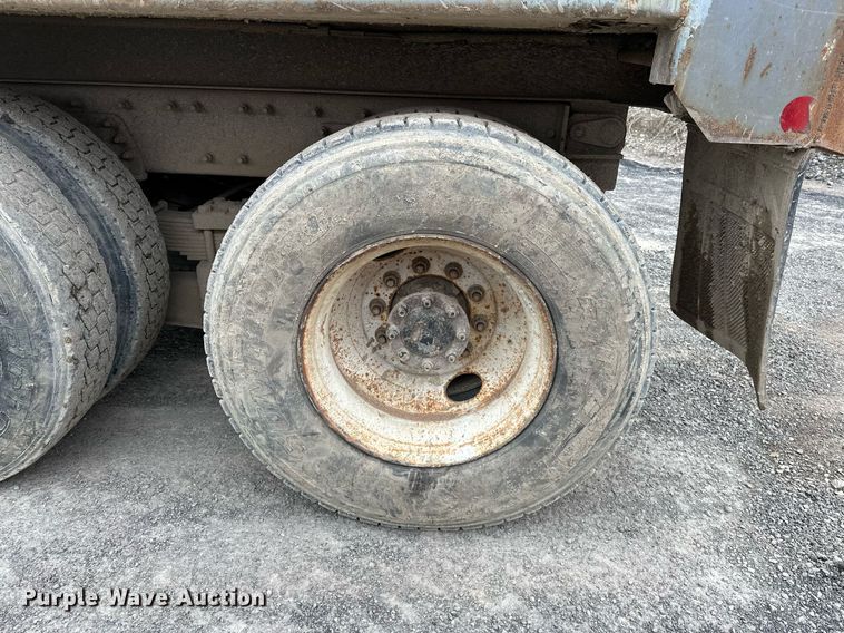 image for item OM9846 2009 International  7500 dump truck