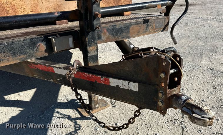 image for item OM9848 2010 Starlite  utility trailer