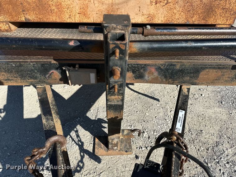 image for item OM9848 2010 Starlite  utility trailer