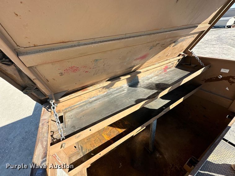 image for item OM9848 2010 Starlite  utility trailer