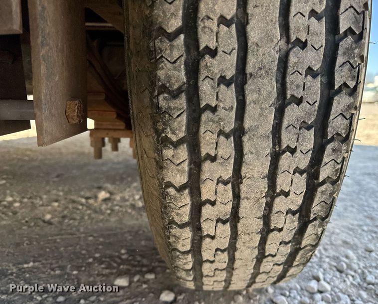 image for item OM9848 2010 Starlite  utility trailer