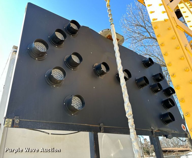 image for item OM9849 1999 International  4900 box truck with crash attenuator