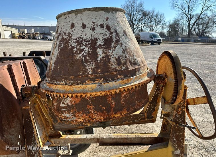image for item OM9850 Concrete mixer
