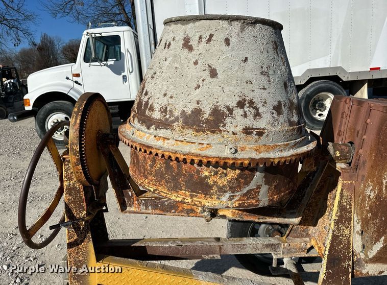 image for item OM9850 Concrete mixer