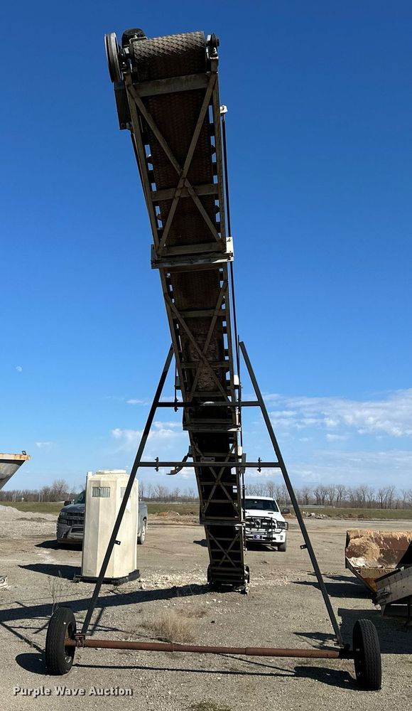 image for item OM9851 Adams conveyor