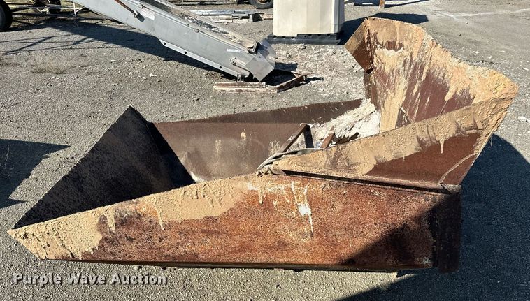 image for item OM9851 Adams conveyor