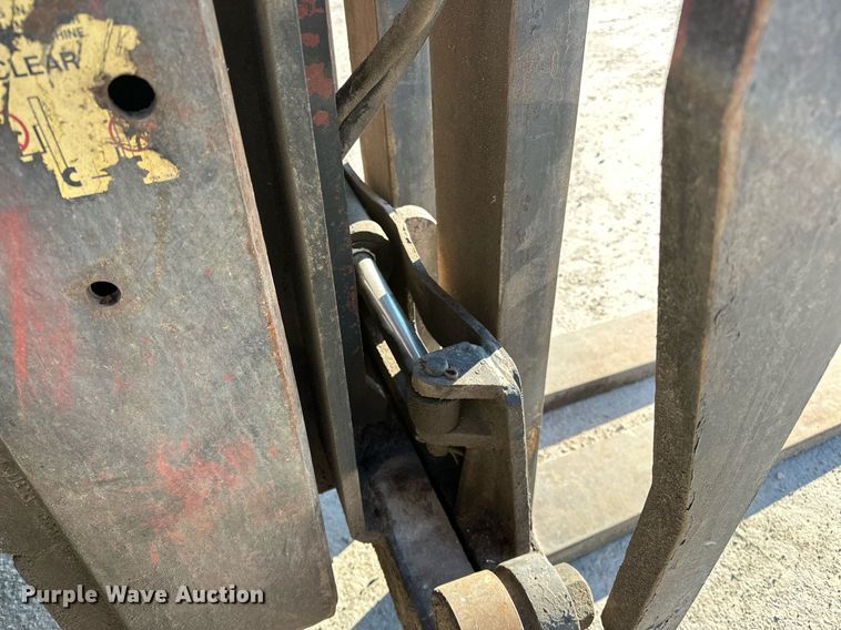 image for item OM9853 1983 Taylor TE-250S forklift