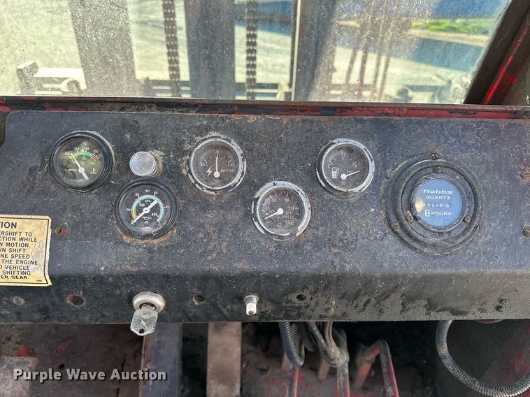 image for item OM9853 1983 Taylor TE-250S forklift