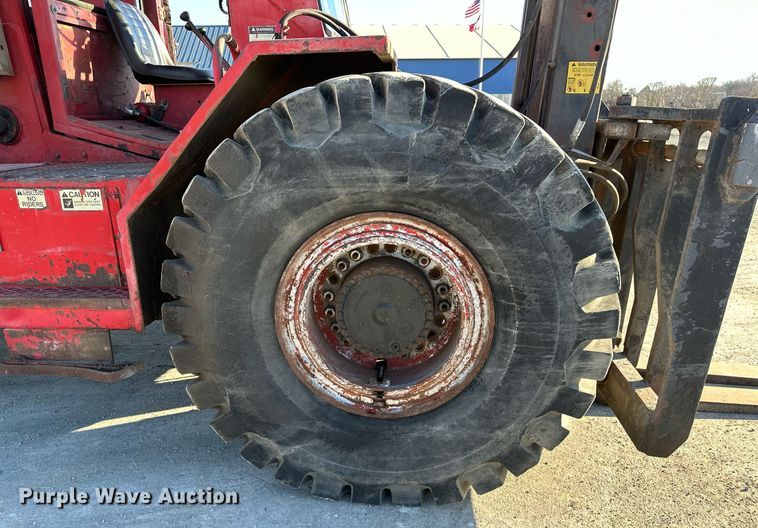 image for item OM9853 1983 Taylor TE-250S forklift