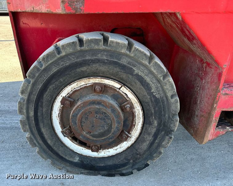 image for item OM9853 1983 Taylor TE-250S forklift