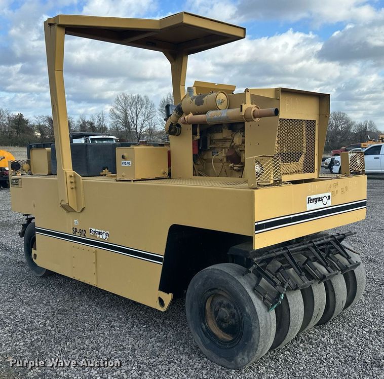 image for item OM9870 1993 Ferguson SP-912 pneumatic roller