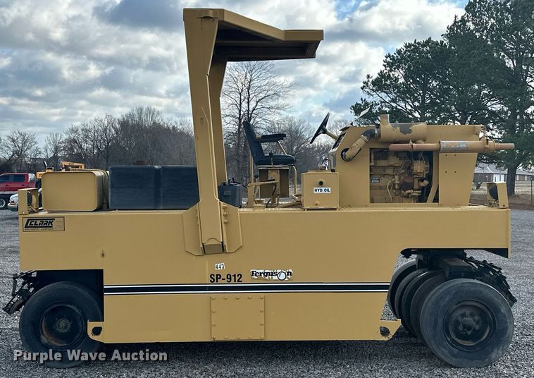 image for item OM9870 1993 Ferguson SP-912 pneumatic roller