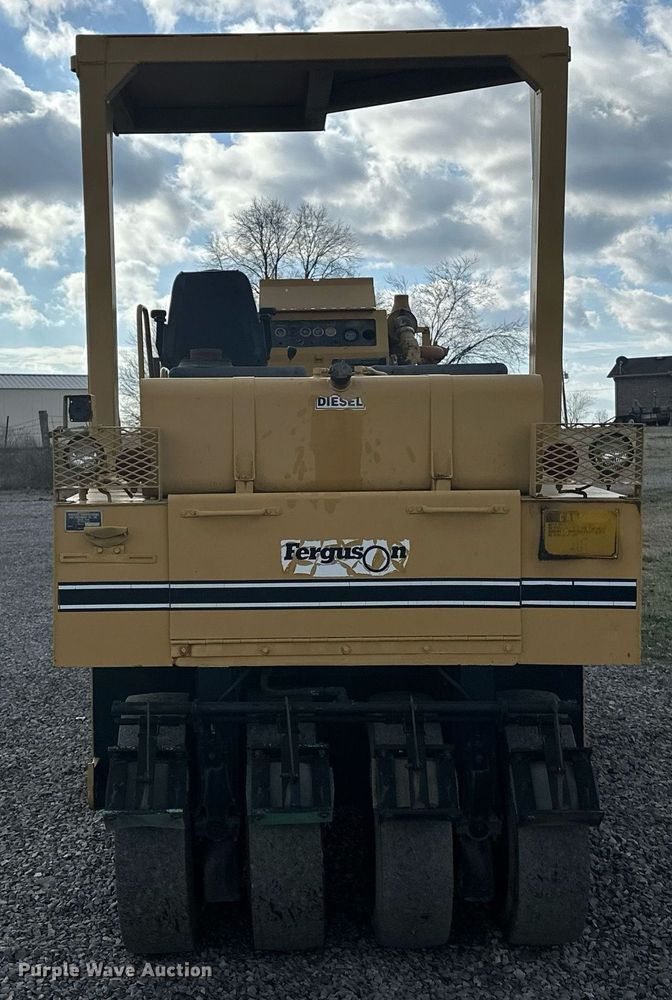 image for item OM9870 1993 Ferguson SP-912 pneumatic roller