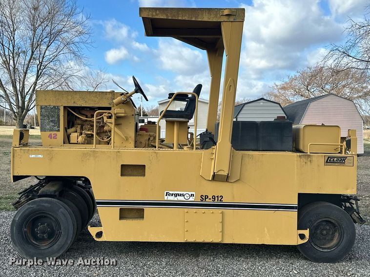 image for item OM9870 1993 Ferguson SP-912 pneumatic roller