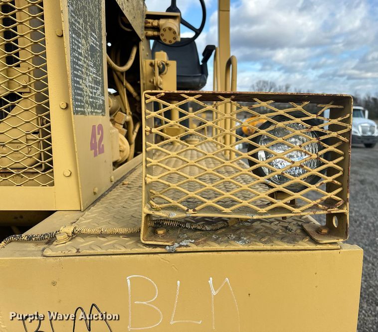 image for item OM9870 1993 Ferguson SP-912 pneumatic roller