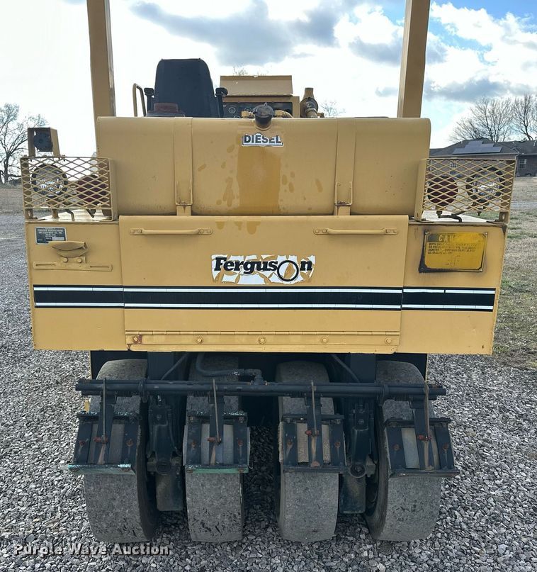 image for item OM9870 1993 Ferguson SP-912 pneumatic roller