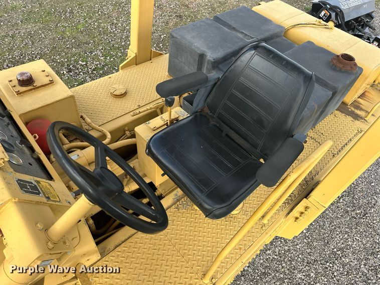 image for item OM9870 1993 Ferguson SP-912 pneumatic roller