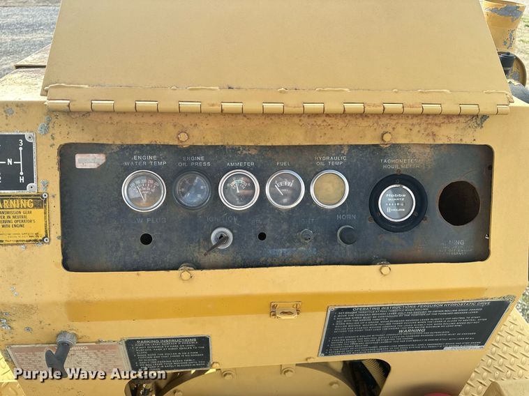 image for item OM9870 1993 Ferguson SP-912 pneumatic roller