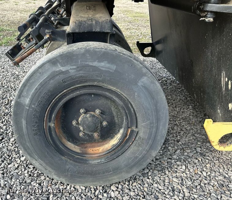 image for item OM9870 1993 Ferguson SP-912 pneumatic roller