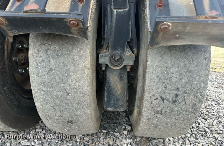 image for item OM9870 1993 Ferguson SP-912 pneumatic roller