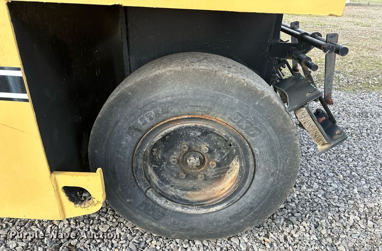 image for item OM9870 1993 Ferguson SP-912 pneumatic roller