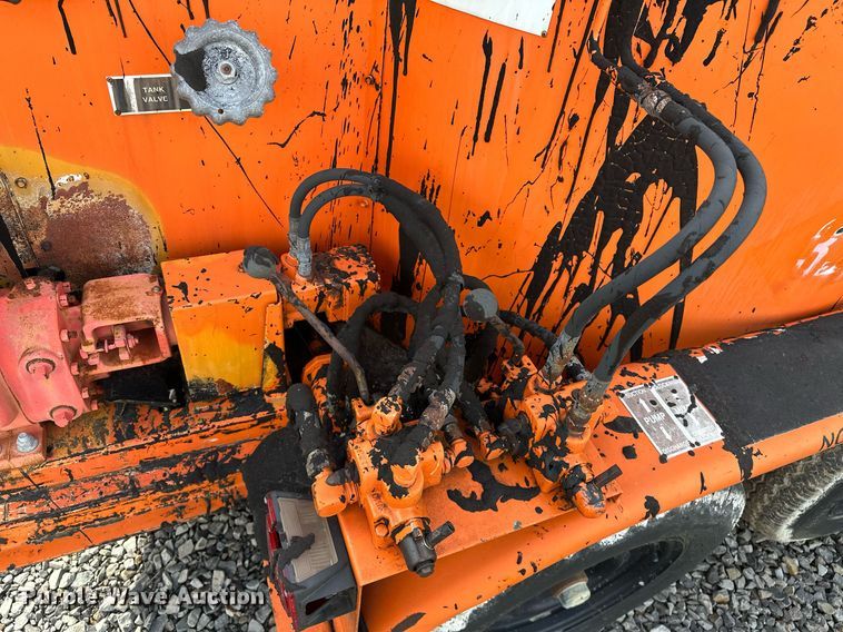 1999 Crafco EZ Pour 200P pothole patcher in Spiro, OK Item OM9871