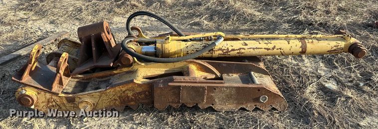 image for item OM9934 Excavator hydraulic thumb