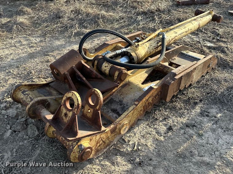 image for item OM9934 Excavator hydraulic thumb