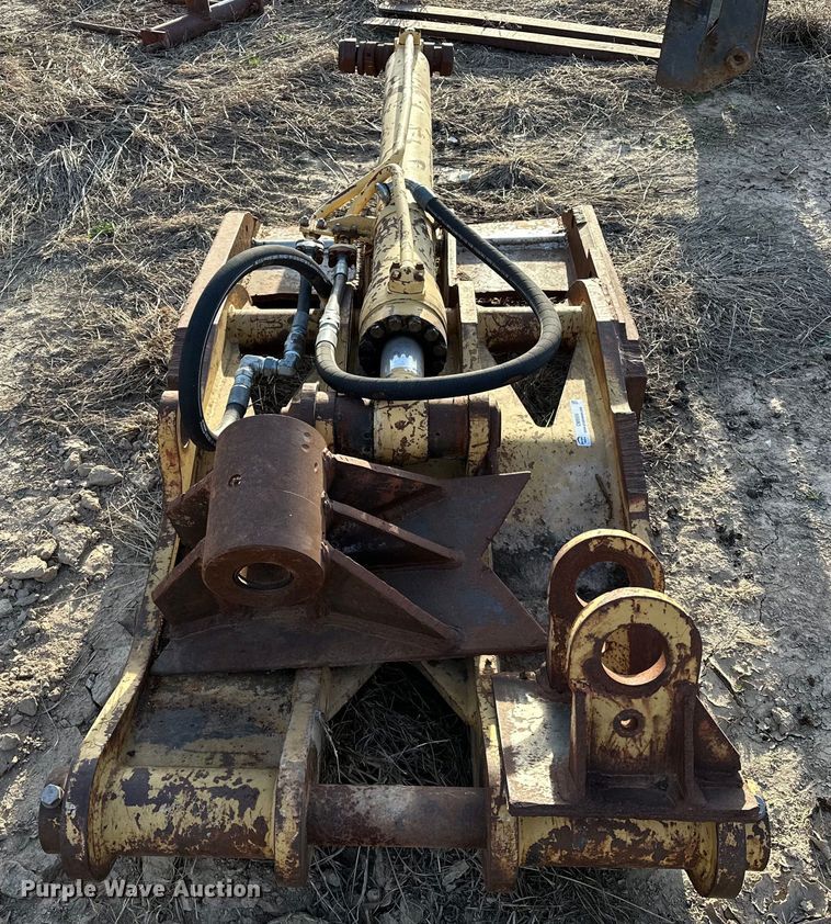 image for item OM9934 Excavator hydraulic thumb