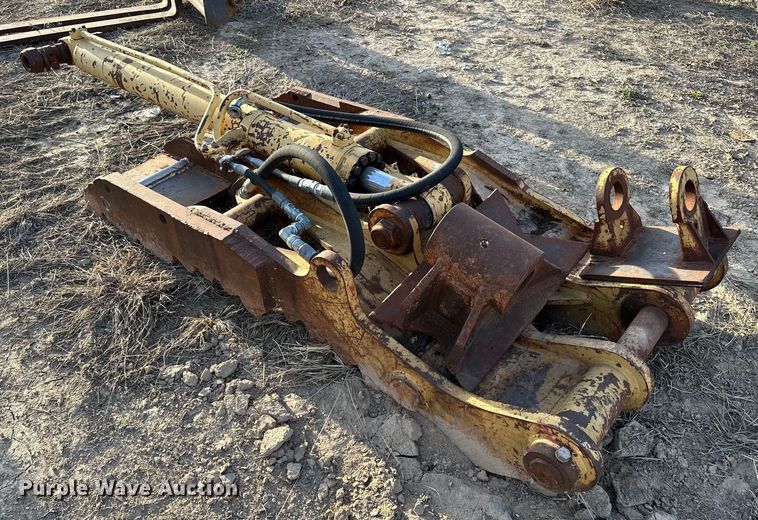 image for item OM9934 Excavator hydraulic thumb