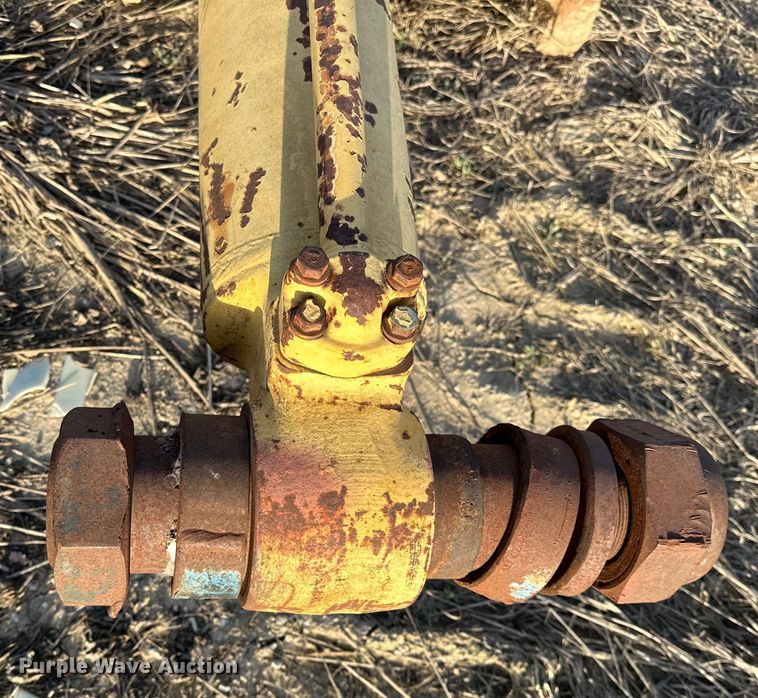 image for item OM9934 Excavator hydraulic thumb