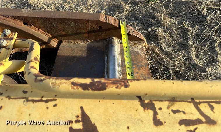 image for item OM9934 Excavator hydraulic thumb