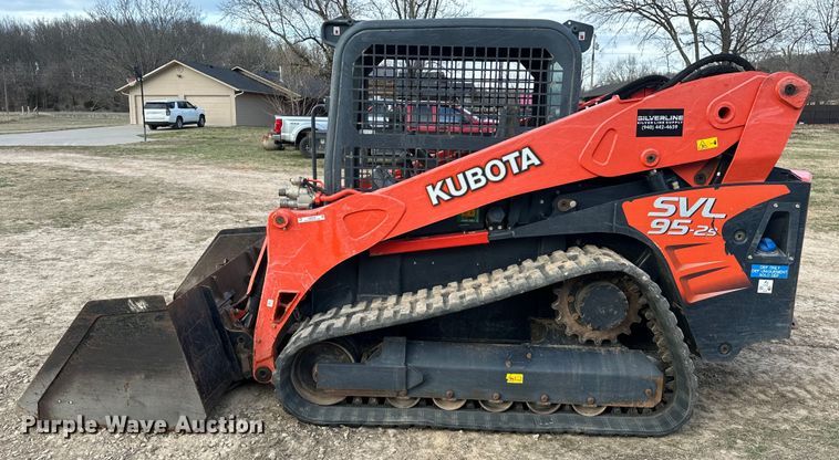 image for item OM9944 2019 Kubota SVL95-2S tracked skid steer loader