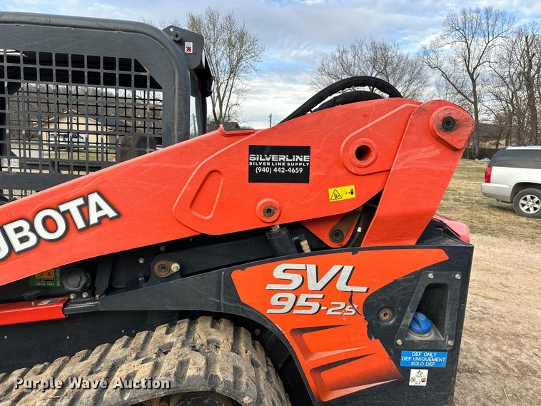 image for item OM9944 2019 Kubota SVL95-2S tracked skid steer loader