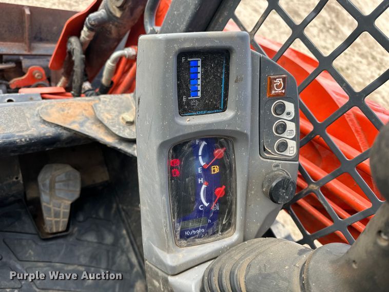 image for item OM9944 2019 Kubota SVL95-2S tracked skid steer loader