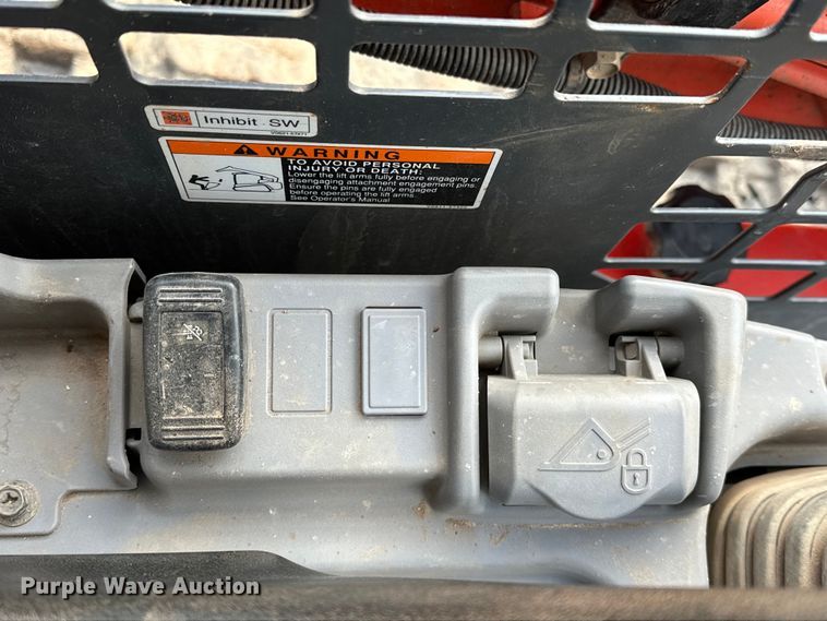 image for item OM9944 2019 Kubota SVL95-2S tracked skid steer loader