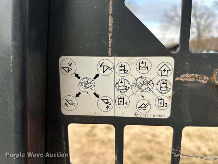 image for item OM9944 2019 Kubota SVL95-2S tracked skid steer loader