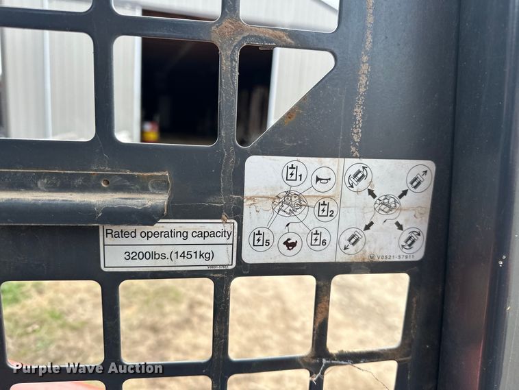 image for item OM9944 2019 Kubota SVL95-2S tracked skid steer loader