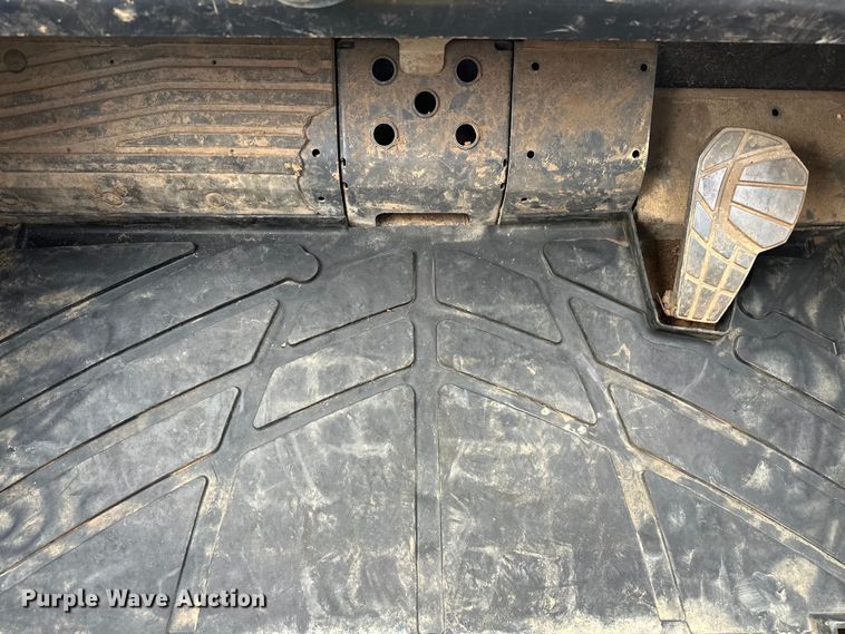 image for item OM9944 2019 Kubota SVL95-2S tracked skid steer loader