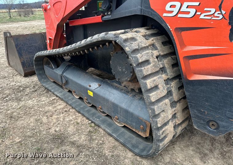 image for item OM9944 2019 Kubota SVL95-2S tracked skid steer loader