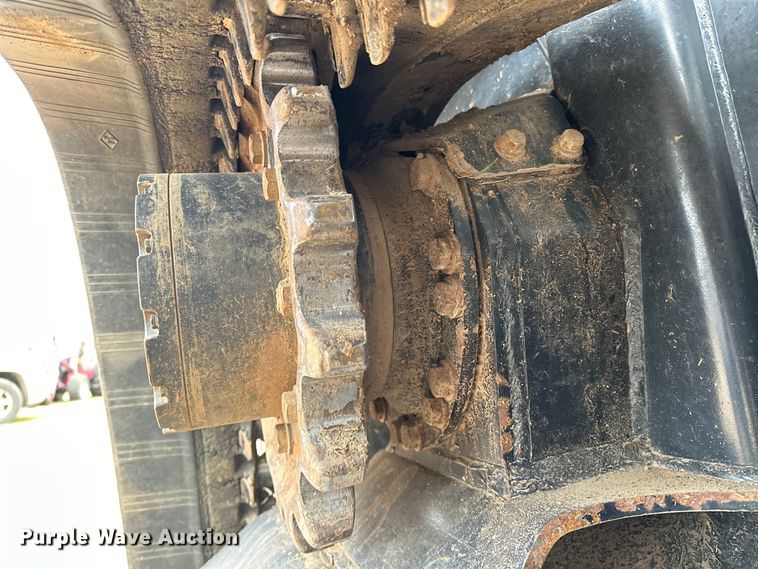 image for item OM9944 2019 Kubota SVL95-2S tracked skid steer loader