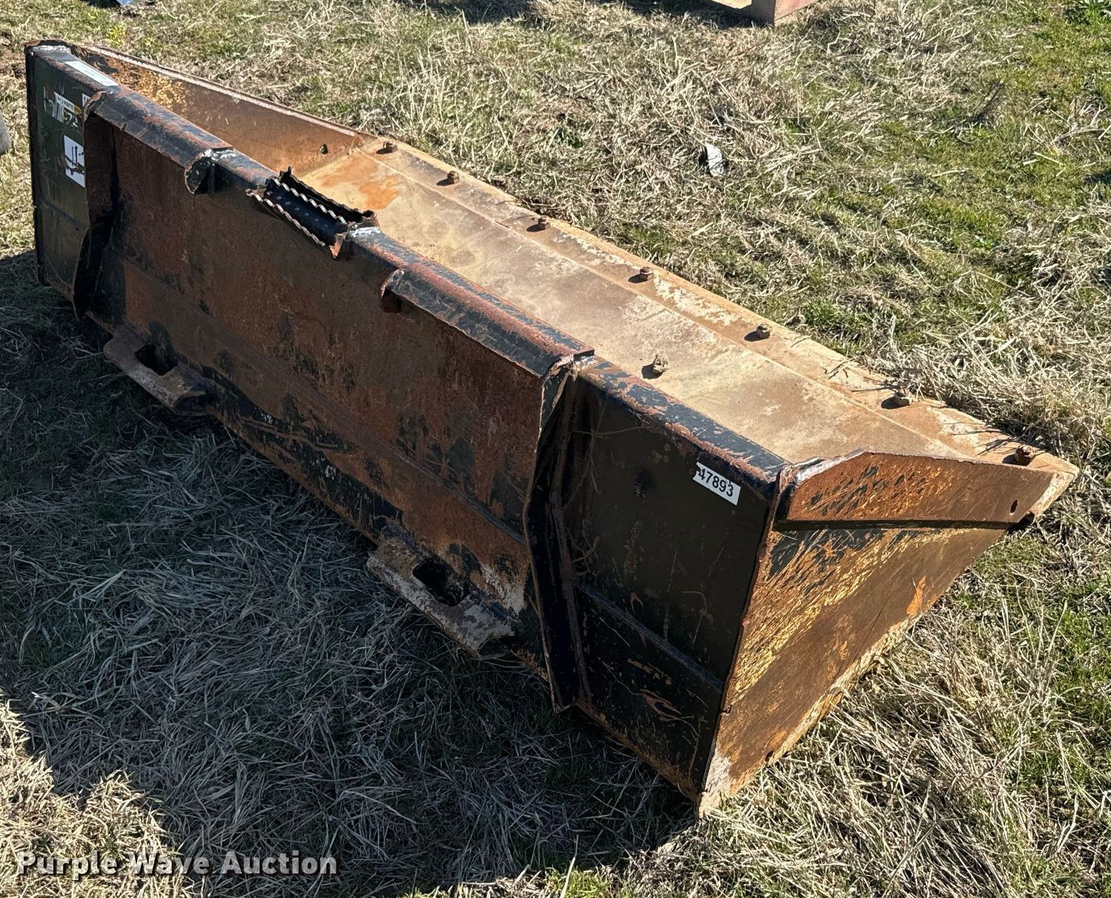 John Deere C72 skid steer bucket in Alma, KS Item NF9360 for sale