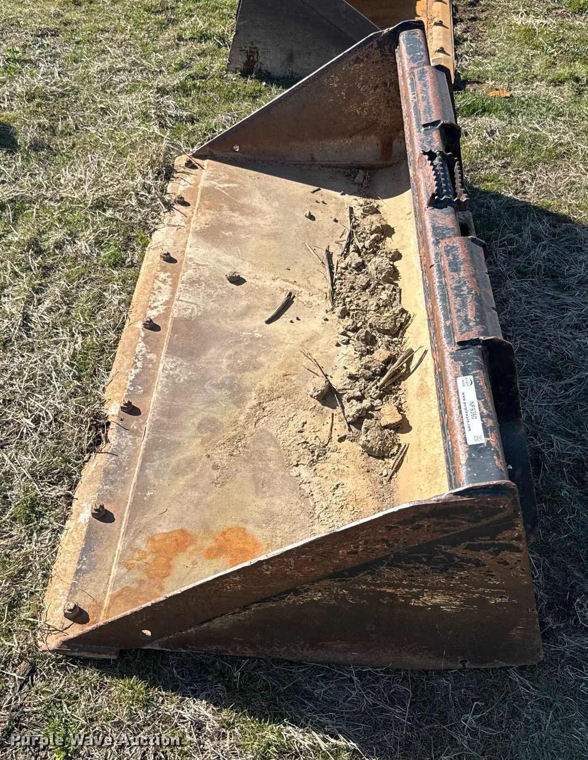 John Deere C72 skid steer bucket in Alma, KS Item NF9360 for sale