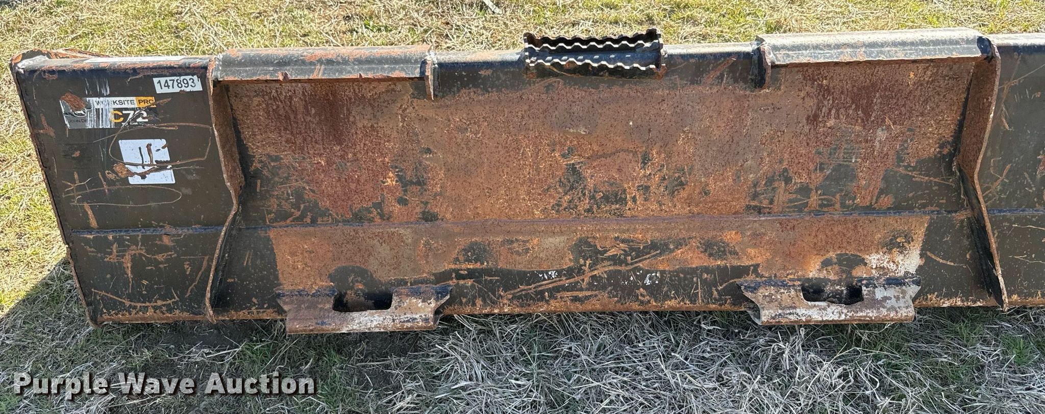 John Deere C72 skid steer bucket in Alma, KS Item NF9360 for sale